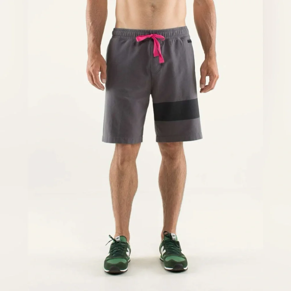 Lululemon Men’s Rise Shorts in Soot Light Grey, size L/XL